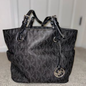 Micheal Kors Black Purse